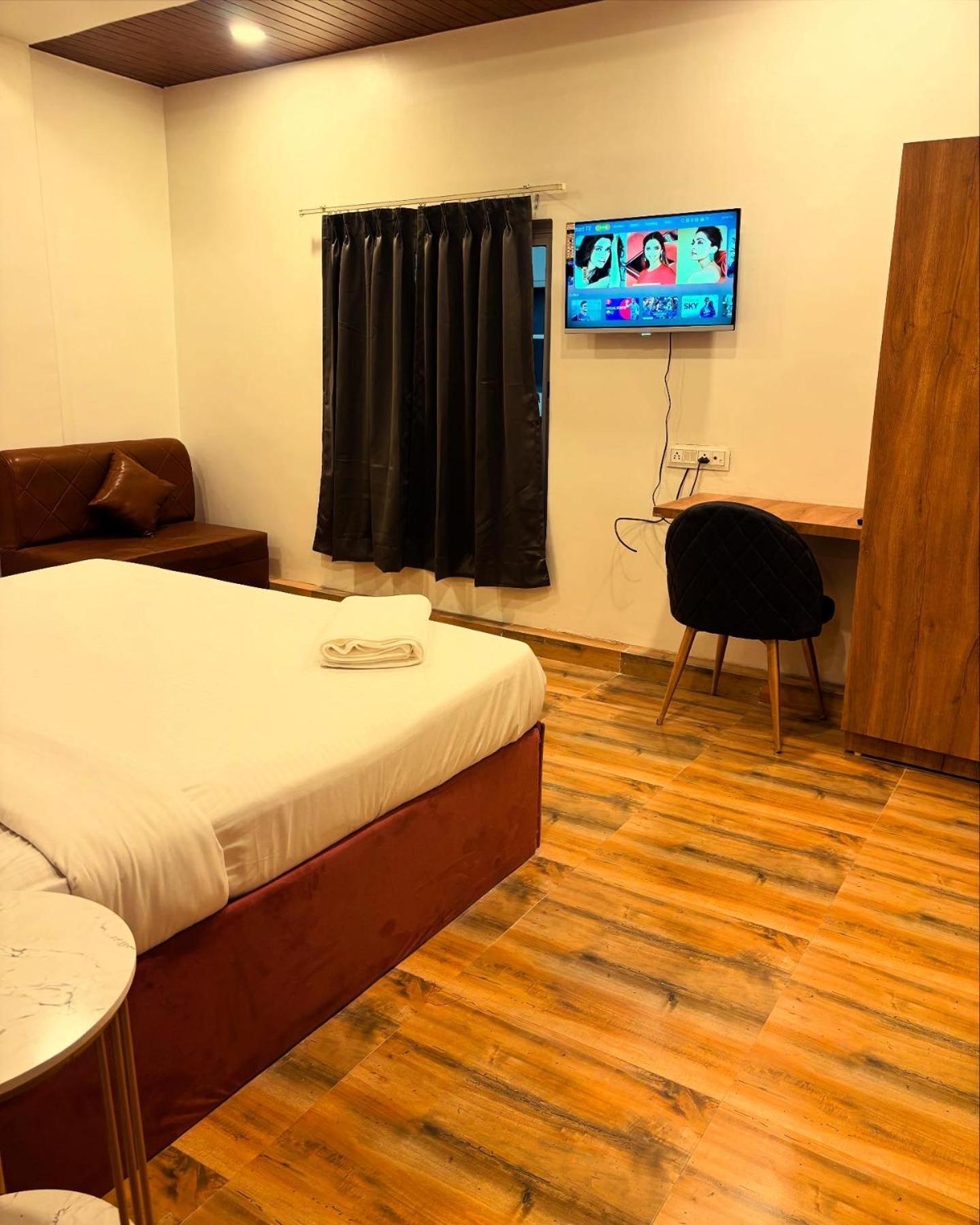 Hotel Vedicvista Индор Екстериор снимка