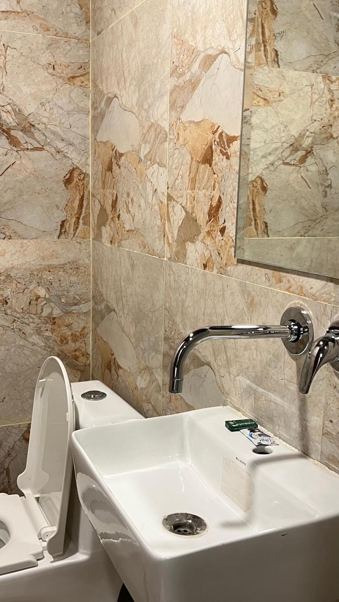 Hotel Vedicvista Индор Екстериор снимка
