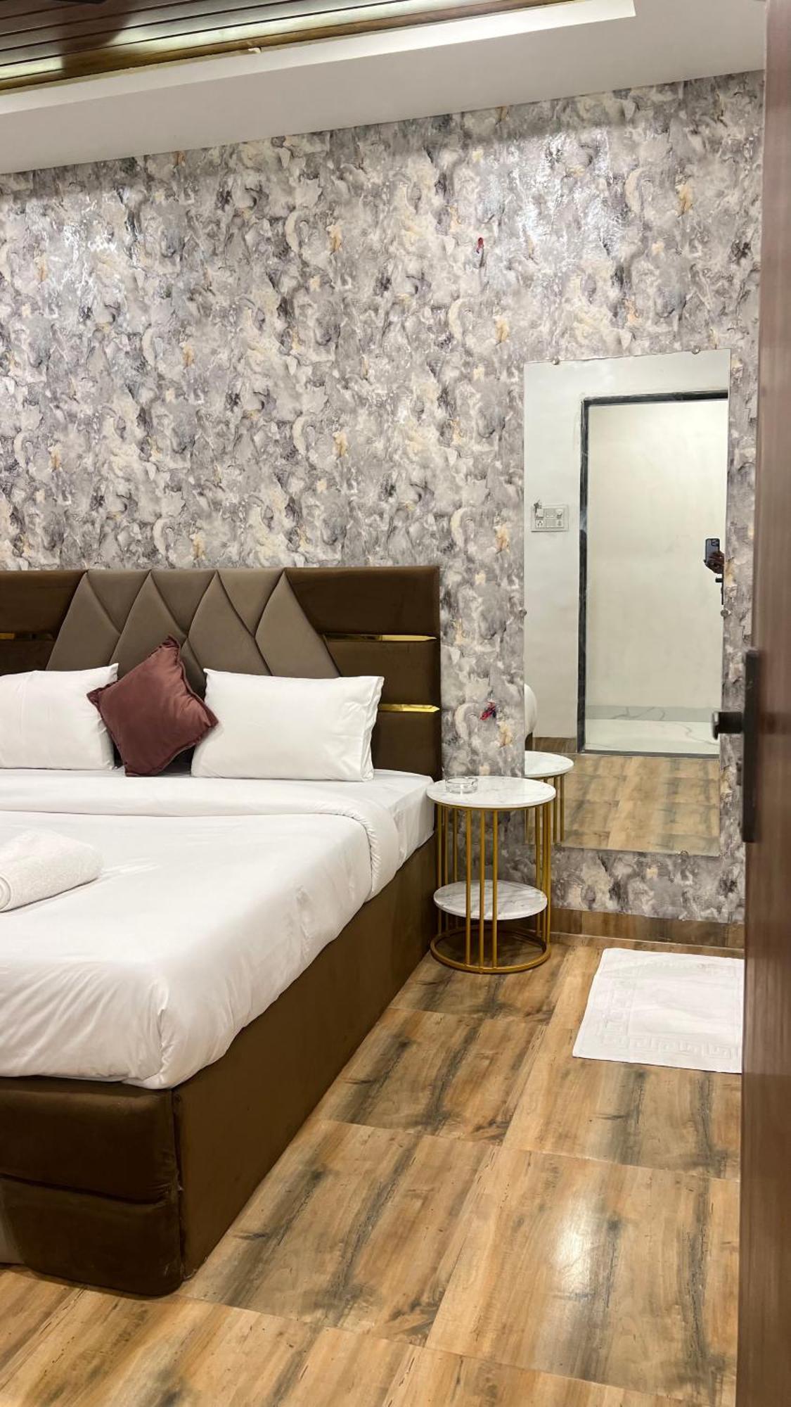 Hotel Vedicvista Индор Екстериор снимка